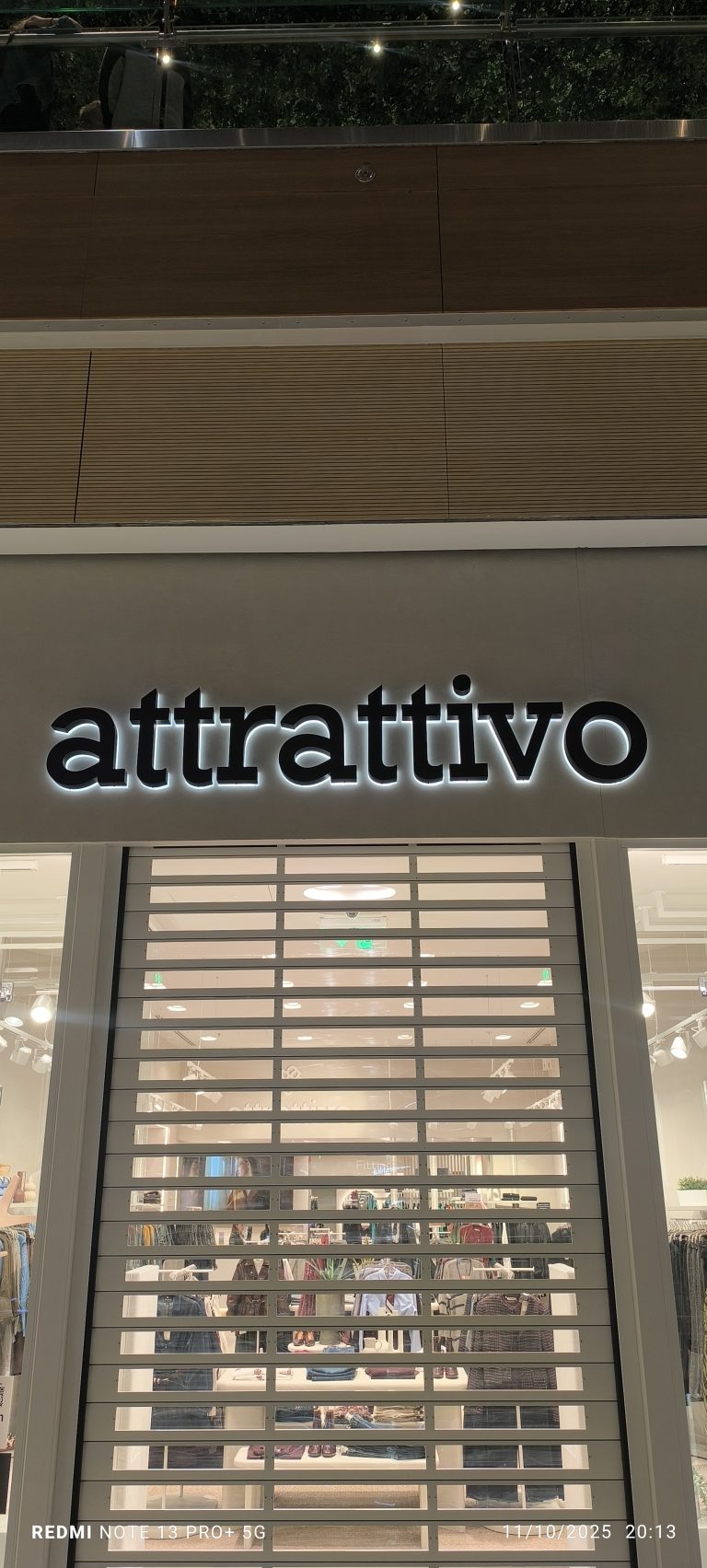 Attrativo sign